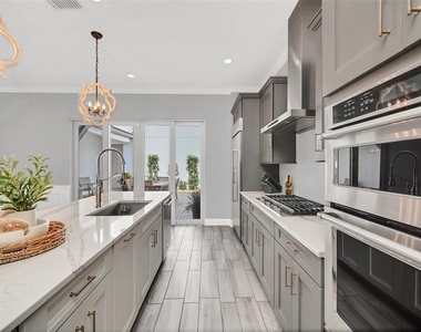 8878 Bismarck Palm Drive - Photo Thumbnail 13