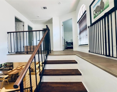 8113 Breeze Cove Lane - Photo Thumbnail 16