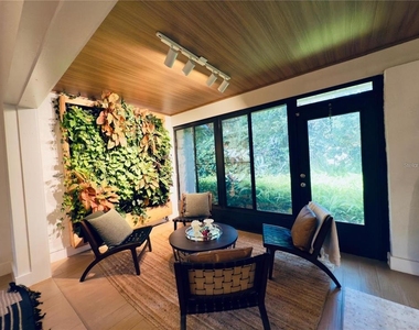 8113 Breeze Cove Lane - Photo Thumbnail 9