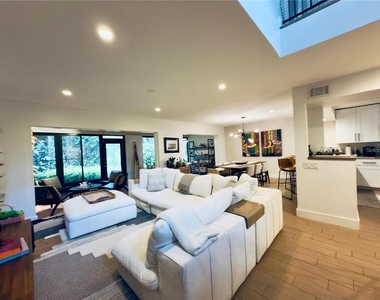 8113 Breeze Cove Lane - Photo Thumbnail 8