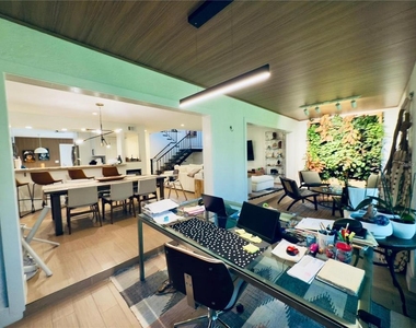 8113 Breeze Cove Lane - Photo Thumbnail 11