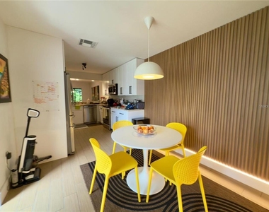 8113 Breeze Cove Lane - Photo Thumbnail 3