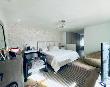 8113 Breeze Cove Lane - Photo Thumbnail 27