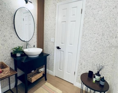 8113 Breeze Cove Lane - Photo Thumbnail 22