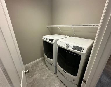 14212 Sunridge Boulevard - Photo Thumbnail 17