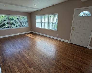4008 Montrose Court - Photo Thumbnail 2