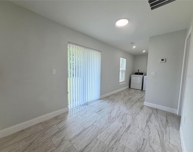 892 Rockhill Street - Photo Thumbnail 6