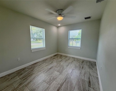 892 Rockhill Street - Photo Thumbnail 8