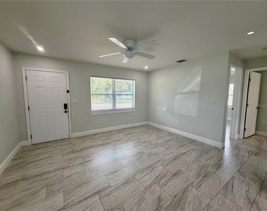 892 Rockhill Street - Photo Thumbnail 5