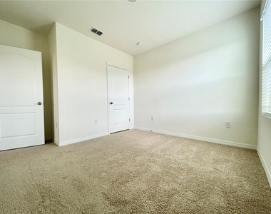 5610 Galloping Drive - Photo Thumbnail 20