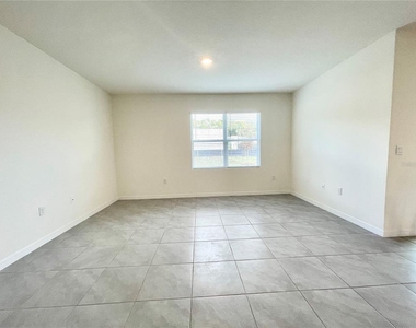 5610 Galloping Drive - Photo Thumbnail 12