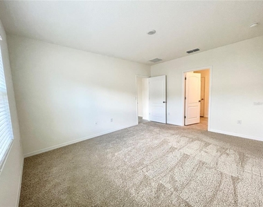 5610 Galloping Drive - Photo Thumbnail 15
