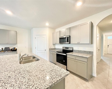 5610 Galloping Drive - Photo Thumbnail 8