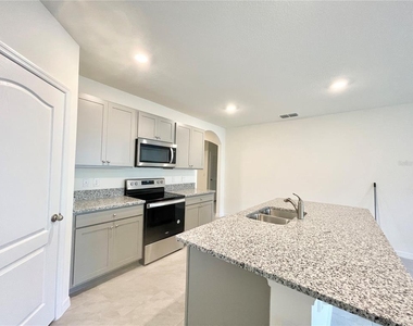5610 Galloping Drive - Photo Thumbnail 5