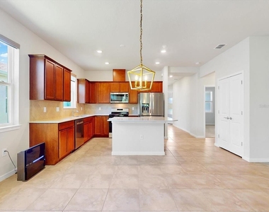 2542 Cliff Way - Photo Thumbnail 5