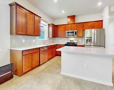 2542 Cliff Way - Photo Thumbnail 6