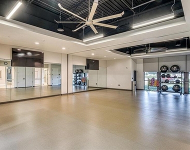 2542 Cliff Way - Photo Thumbnail 26