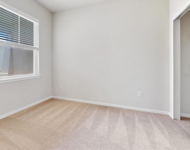 2542 Cliff Way - Photo Thumbnail 10