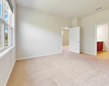 2542 Cliff Way - Photo Thumbnail 17