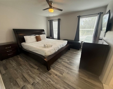 1675 Royal Ridge Drive - Photo Thumbnail 15