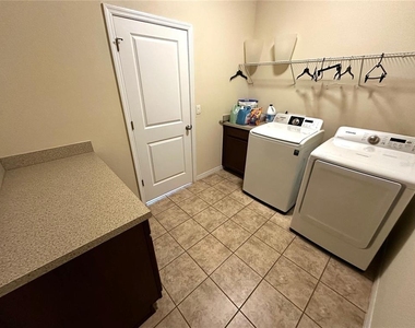 8636 Chilton Drive - Photo Thumbnail 22