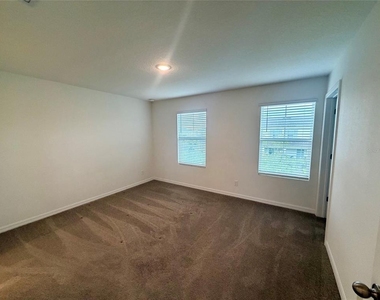614 Cheval Lane - Photo Thumbnail 19