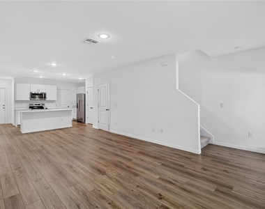 4226 Hillock Boulevard - Photo Thumbnail 19
