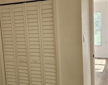 125 Goodrich Avenue - Photo Thumbnail 9