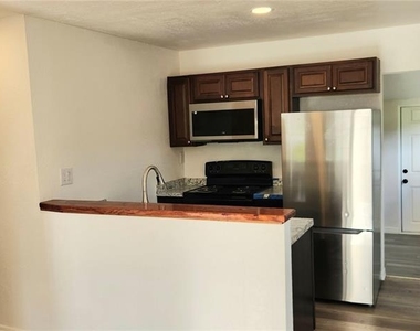 125 Goodrich Avenue - Photo Thumbnail 3