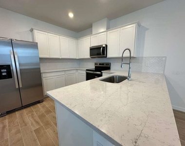 4544 Orchard View Alley - Photo Thumbnail 2