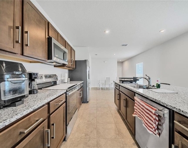 5736 Mast Avenue - Photo Thumbnail 5
