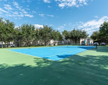 430 Southern Pecan Circle - Photo Thumbnail 11