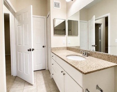 430 Southern Pecan Circle - Photo Thumbnail 6