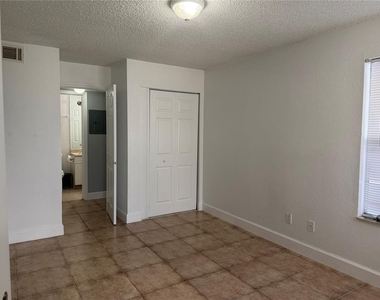 4658 Commander Drive - Photo Thumbnail 4