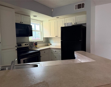4658 Commander Drive - Photo Thumbnail 7