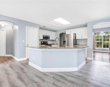14203 Vista Del Lago Boulevard - Photo Thumbnail 6
