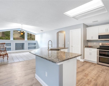14203 Vista Del Lago Boulevard - Photo Thumbnail 5