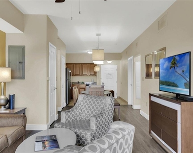 12544 Floridays Resort Drive - Photo Thumbnail 10
