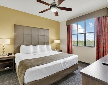 12544 Floridays Resort Drive - Photo Thumbnail 11