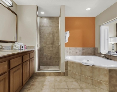 12544 Floridays Resort Drive - Photo Thumbnail 13
