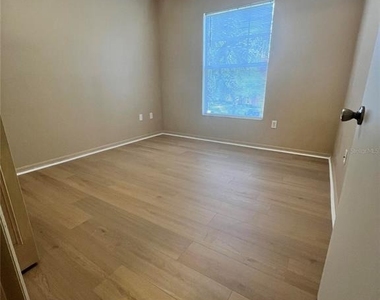 5512 Metrowest Boulevard - Photo Thumbnail 9