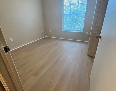 5512 Metrowest Boulevard - Photo Thumbnail 11