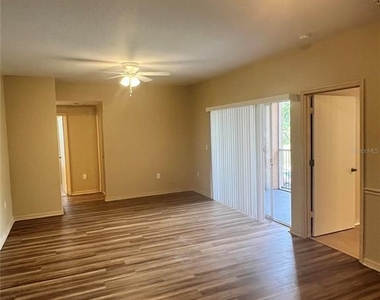 5512 Metrowest Boulevard - Photo Thumbnail 3