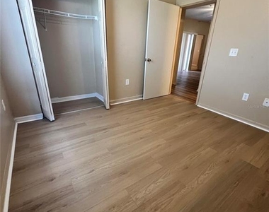 5512 Metrowest Boulevard - Photo Thumbnail 12