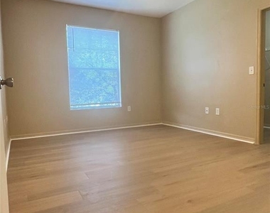 5512 Metrowest Boulevard - Photo Thumbnail 5