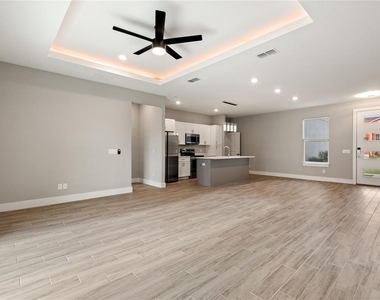 412 Lark Court - Photo Thumbnail 6
