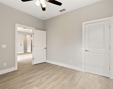 412 Lark Court - Photo Thumbnail 12