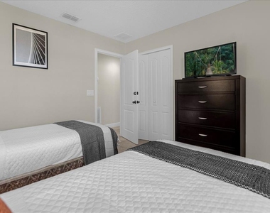 8118 Roseville Boulevard - Photo Thumbnail 24