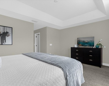 8118 Roseville Boulevard - Photo Thumbnail 15