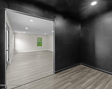 523 Meyers Street - Photo Thumbnail 18